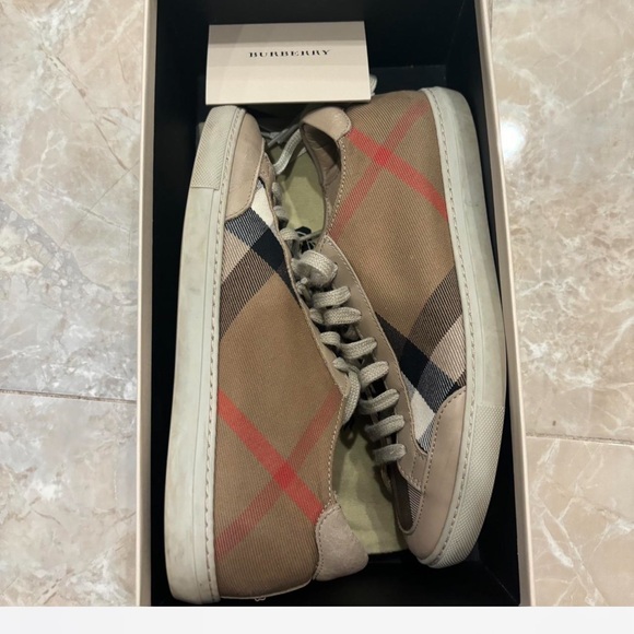 Burberry sneakers - Picture 6 of 6